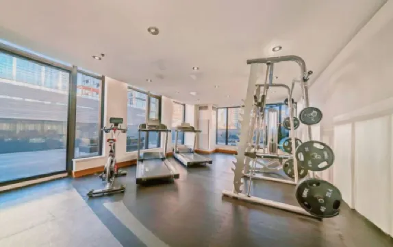 Luxurious Condo w/ Breathtaking Tower Views | Heart of Downtown