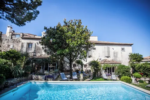 La Regalido Hotels in Paradou