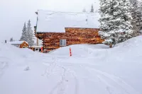 Rustic Cabin Stay in Brian Head Resort w/ View - 무료 와이파이