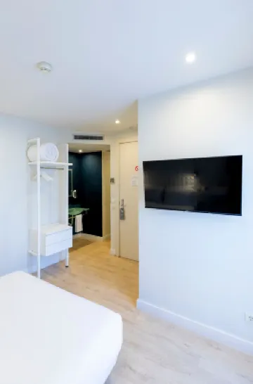 Urbansea Atocha 113 Hotels near Prado Museum