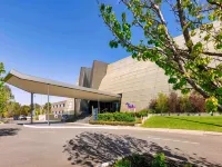 Mantra Melbourne Melton Hotels in Melton