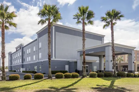 Best Western Plus Brunswick Inn  Suites