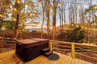 Hot Tub & Stone Fire Pit: Smoky Mountain Oasis!