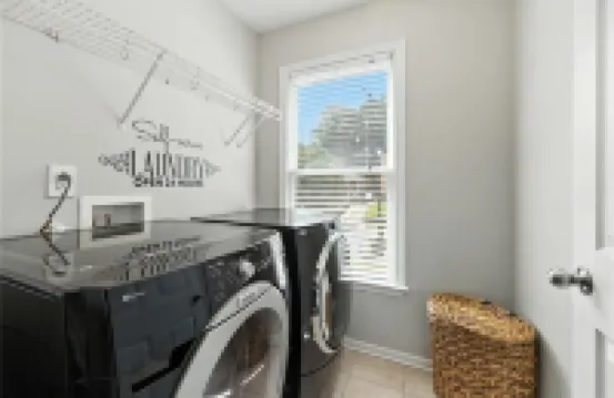 Beautiful Downtown Brick Road Home Oasis With Stadium View