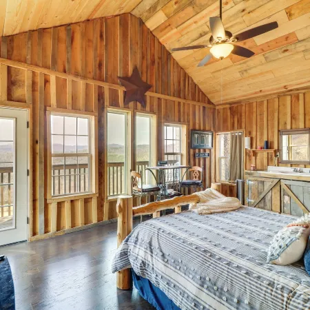Peaceful Mountain Air Getaway w/ Fire Pit!