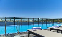 DoubleTree by Hilton Perth Waterfront - Pools