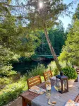 Firefly Lodge, Giant Riverview, Hot Tub, Woodstove - 民泊
