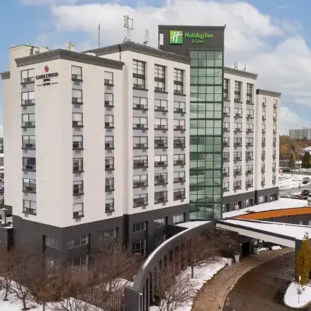 Candlewood Suites LONDON SOUTH by IHG Отели рядом с достопримечательностью «Стадион «Ти-Ди Стэдиум»»