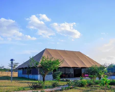Endeem Mara Resort Hotels in Mara