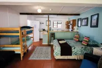 Hermanus Backpackers & Budget Accommodation - Hostels