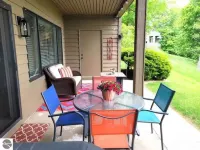2BR Escape Torch Lake Views Golf 755
