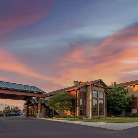 Best Western Plus Kelly Inn  Suites