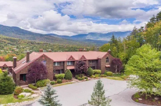 V3 Gorgeous Ski-in Mountain View Townhouse with Great Views in Bretton Woods Fast Wifi