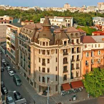 Zeus Essence Bucharest Venezia