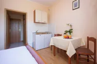 Inviting Holiday Apartment in Primosten