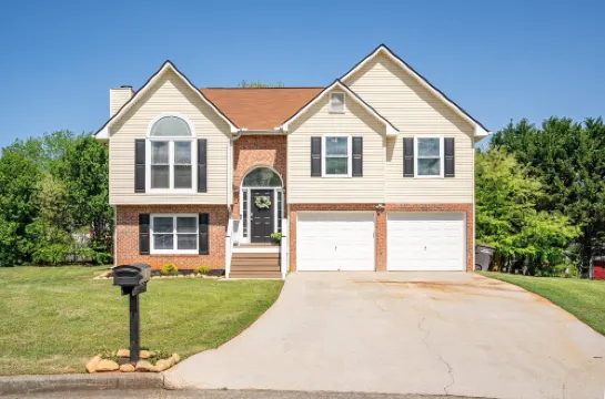 18 Huntcliff Dr, Cartersville