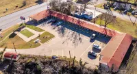 Western Inn by Capital O Cleburne TX - Parkering