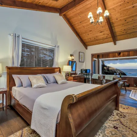 Elk Cove Inn & Spa