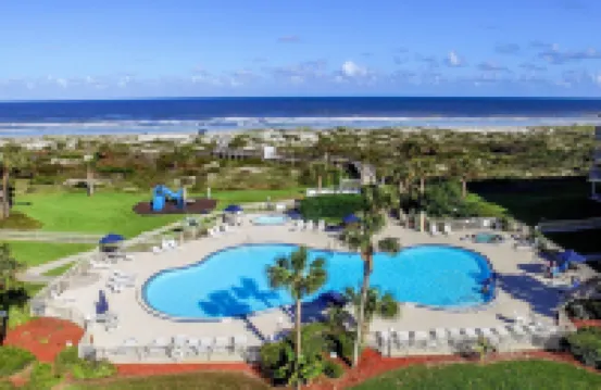 Garden-level Condo With Patio, 2 Pools, Gym, Tennis & Sauna - Steps to the Beach