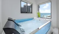 Waytree Ocean View Pool Villa Hotels in 