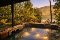 Otter Chalet On Fish Lake 4 Bedroom Home by NW Comfy Cabins by RedAwning