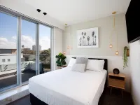 Perfect Located 2-Bed with Spacious Balcony & BBQ