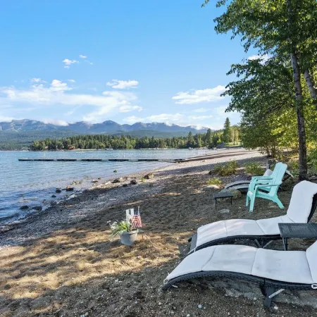 Whitefish Lakefront 3 BR Penthouse, 5 min from downtown, view of Big Mountain