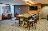 Black Fox Lodge Pigeon Forge, Tapestry Collection by Hilton - breakfast