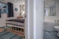 Goscar Court - 1 Bedroom Apartment - Tenby - جاكوزي
