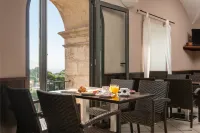 Petit Hotel Hostatgeria Sant Salvador - breakfast