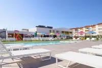 Ride Surf Resort & Spa Peniche - Beach