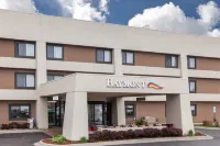 Baymont by Wyndham Glenview - parking