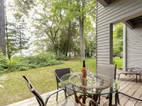 The Shores Lake View Condo Unit 5658 Hotels in Acme Township