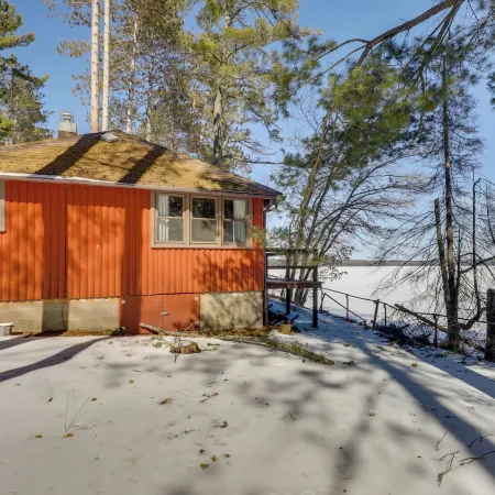 Peaceful Lakefront Cabin, 5 Mi to Dtwn Minocqua!