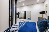 Cozy Luxury Suite with Private Movie Theatre - Bungalows