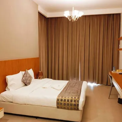 THE SAJ HOTEL APARTMENTS Hotels near Flamingo Beach