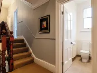 Beautiful 5 Bedroom Home in Evesham Hotels in Evesham