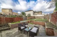 Cozy 2BR Family Apartment - London N22 Sleeps 6