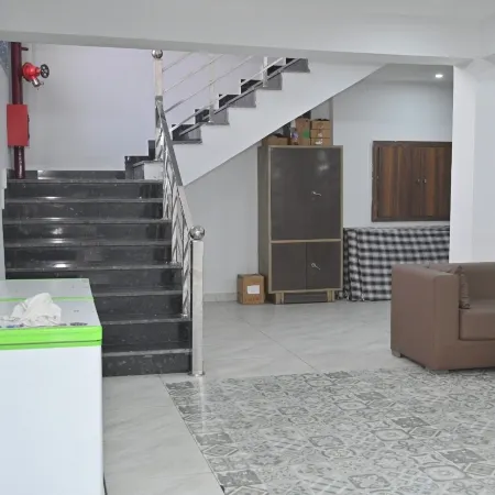 Purav Hotel