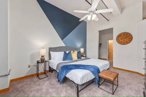 King Bed Downtown KC | Walkable KC Loft + Parking - Holiday Apartments