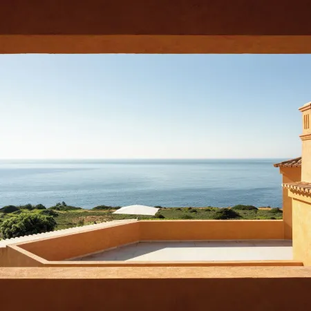 Casa Pôr do SAL - Boutique Guesthouse with Heated Pool & Sea Views