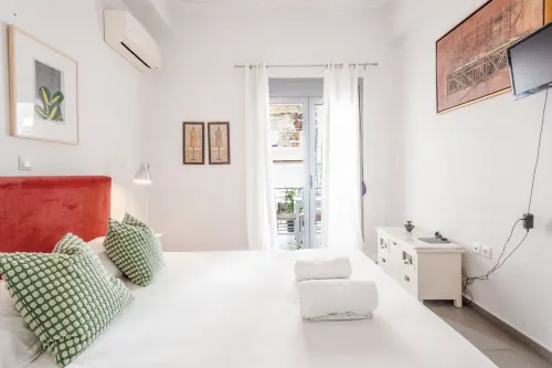 บ้าน 4 ห้องนอน ใกล้สวนดาดฟ้า อโครโพลิส สำหรับ 12 คน พร้อมจากุซซี่ - บังกะโล