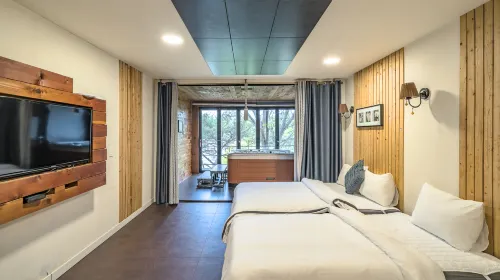 Yeongheungdo Grove Resort - 1-Star