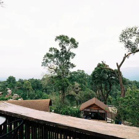 Baan Nhuer Mek