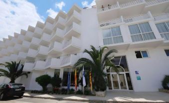 AzuLine Hotel Palmanova Garden