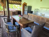 Mango Dive & Bungalow - Bed and Breakfasts