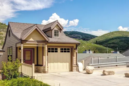 Empire Avenue Townhomes by Kbm - Country Houses