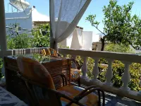 Relaxing Studio with Veranda 'n Garden - Huvilat