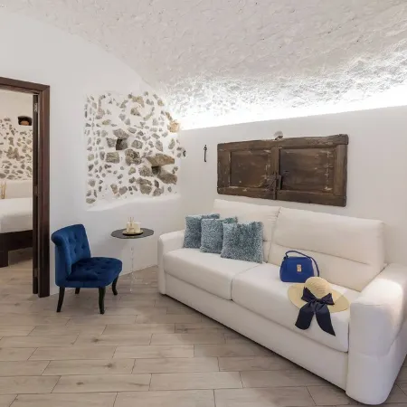 La Casa del 600 Sea View on the Amalfi Coast, with patio and garden
