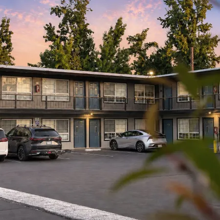Thunderbird Lodge